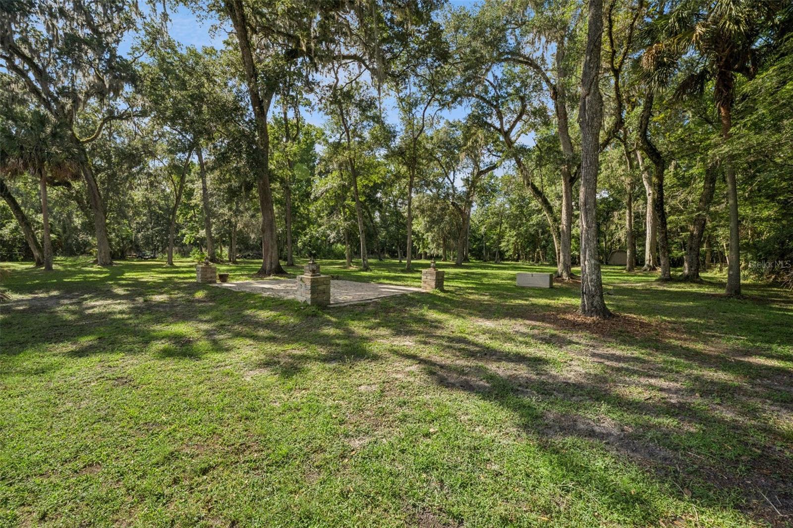 ROYAL OAKS ESTATE - Residential