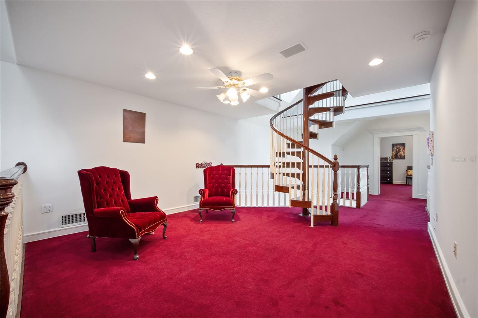 ROYAL OAKS ESTATE - Residential