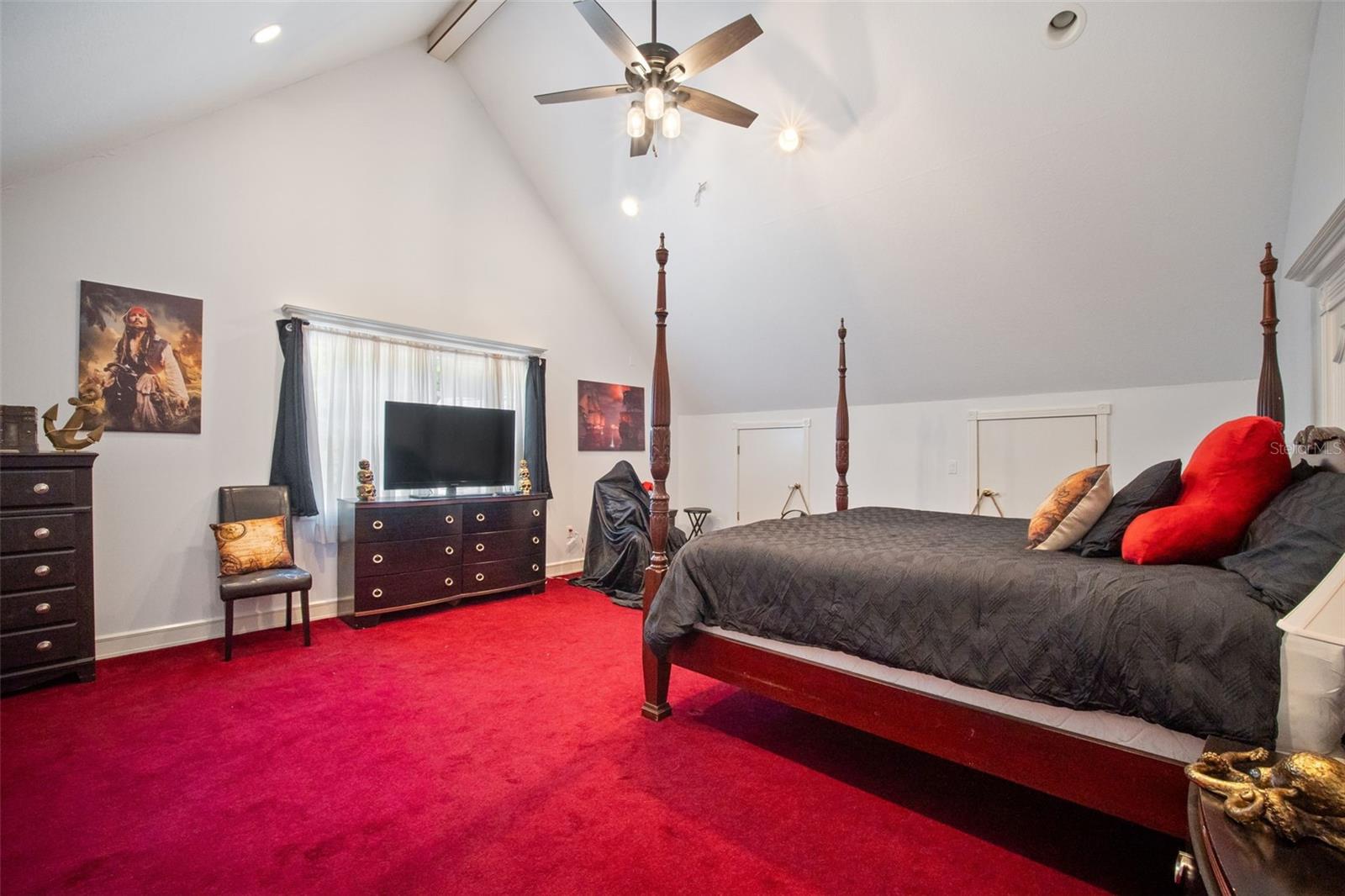 ROYAL OAKS ESTATE - Residential