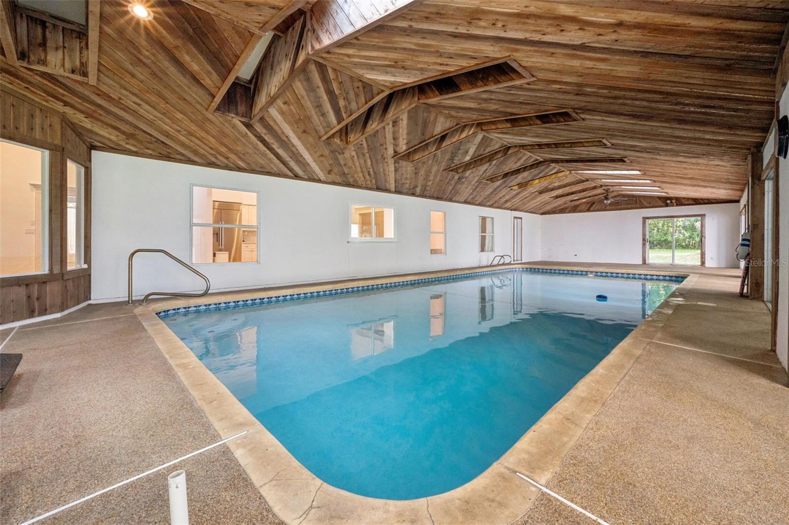 ROYAL OAKS ESTATE - Residential