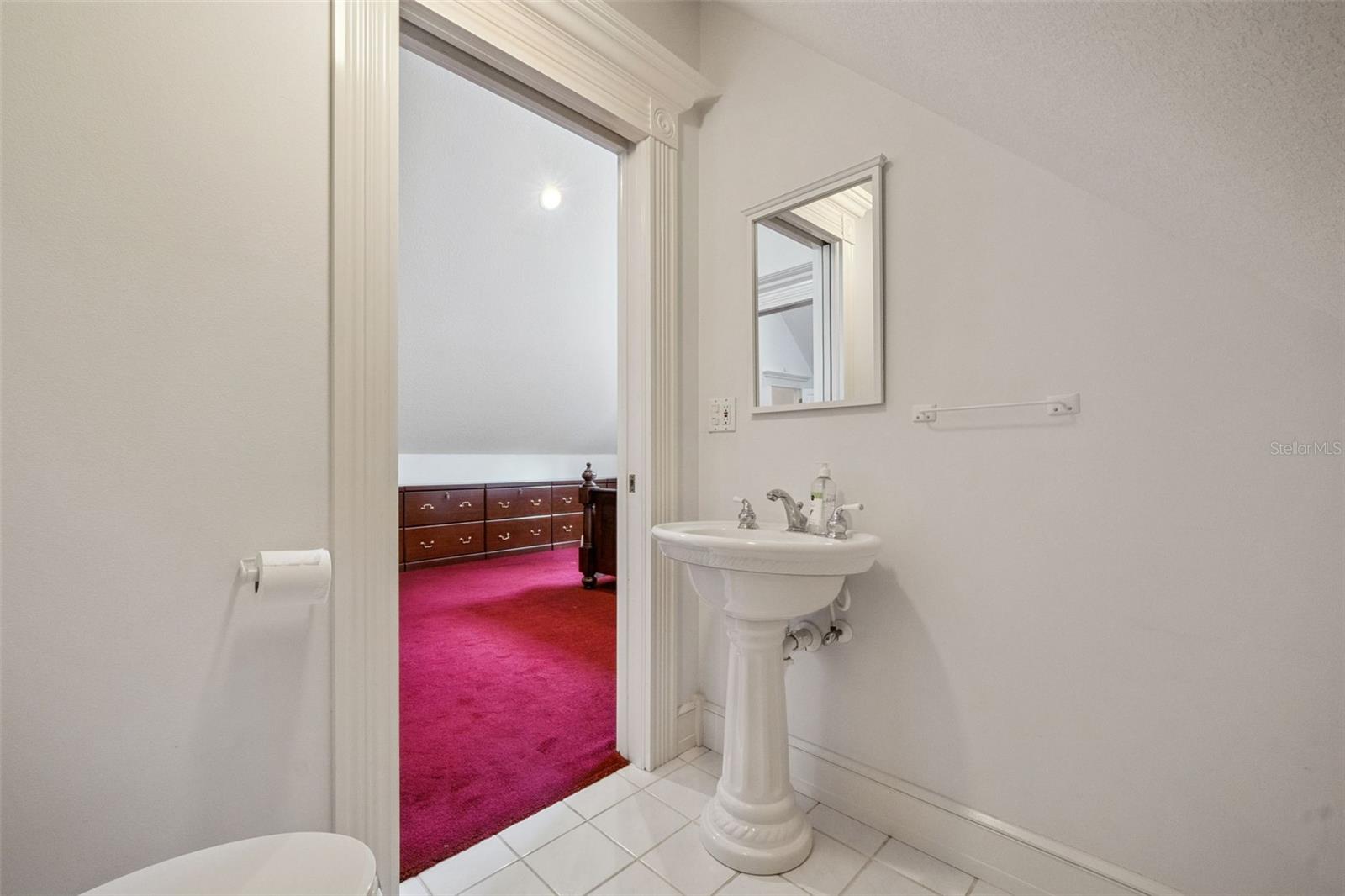 ROYAL OAKS ESTATE - Residential