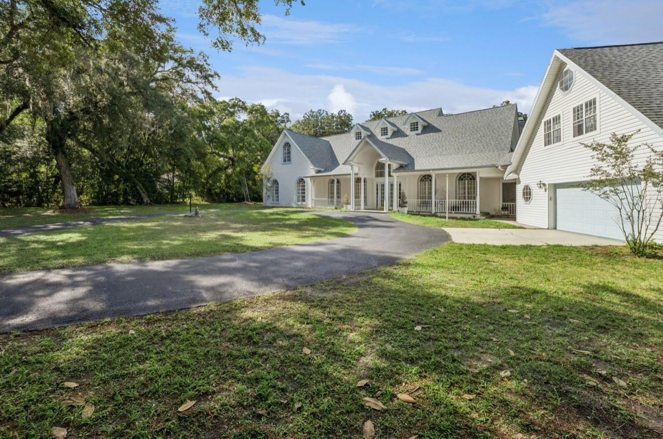 ROYAL OAKS ESTATE - Residential