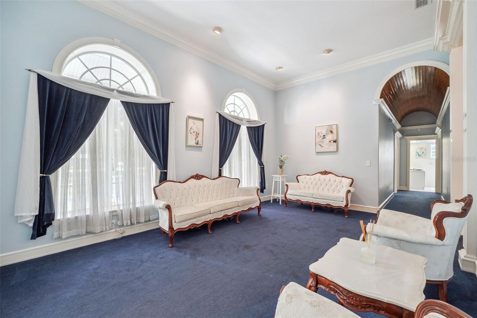 ROYAL OAKS ESTATE - Residential