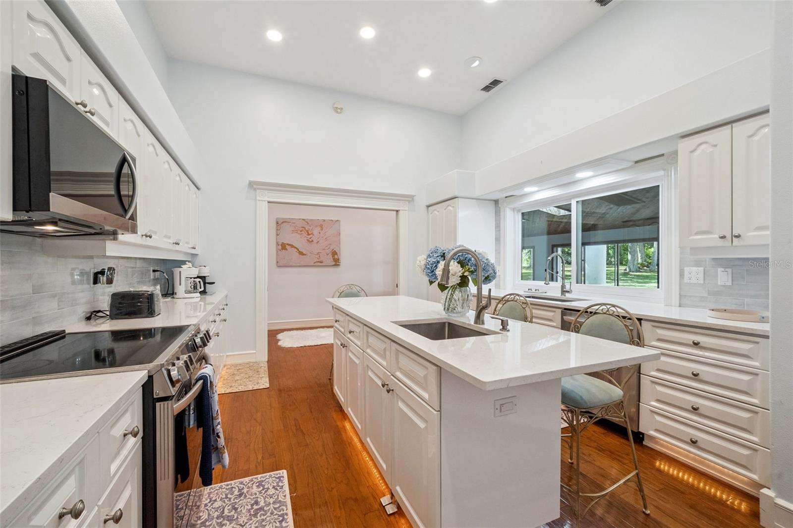 ROYAL OAKS ESTATE - Residential