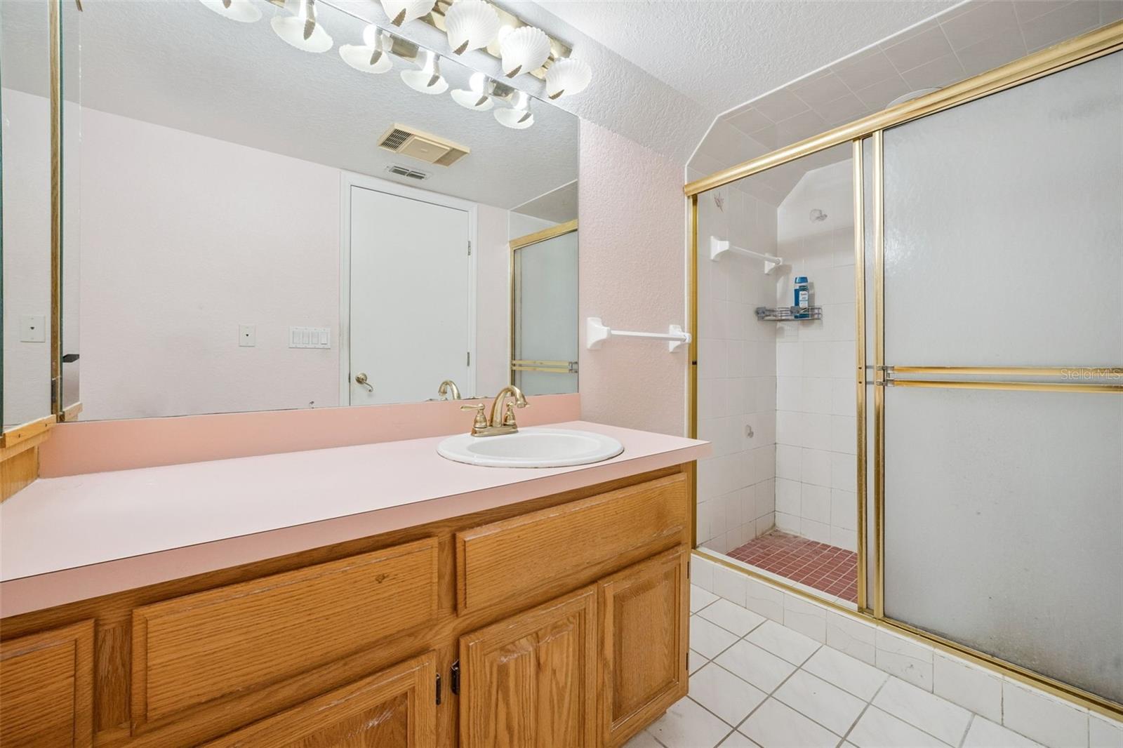 ROYAL OAKS ESTATE - Residential