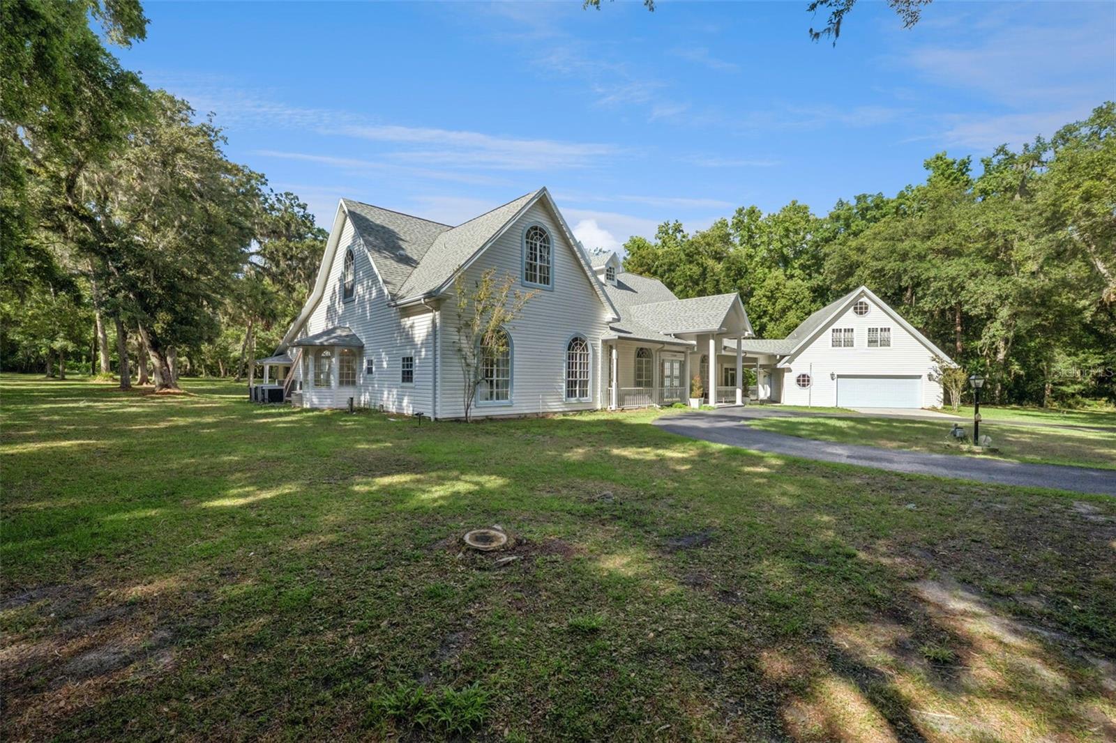 ROYAL OAKS ESTATE - Residential