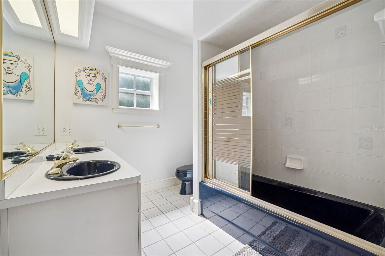ROYAL OAKS ESTATE - Residential