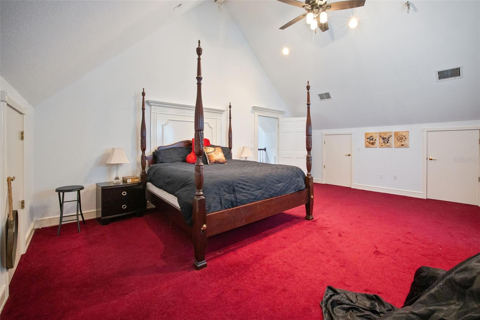 ROYAL OAKS ESTATE - Residential