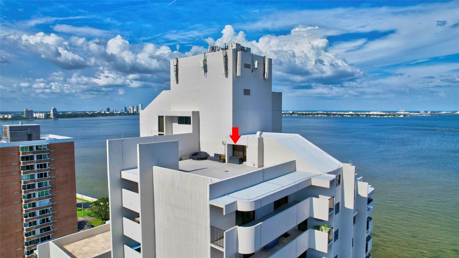 THE PINNACLE APTS A CONDO - Residential Lease
