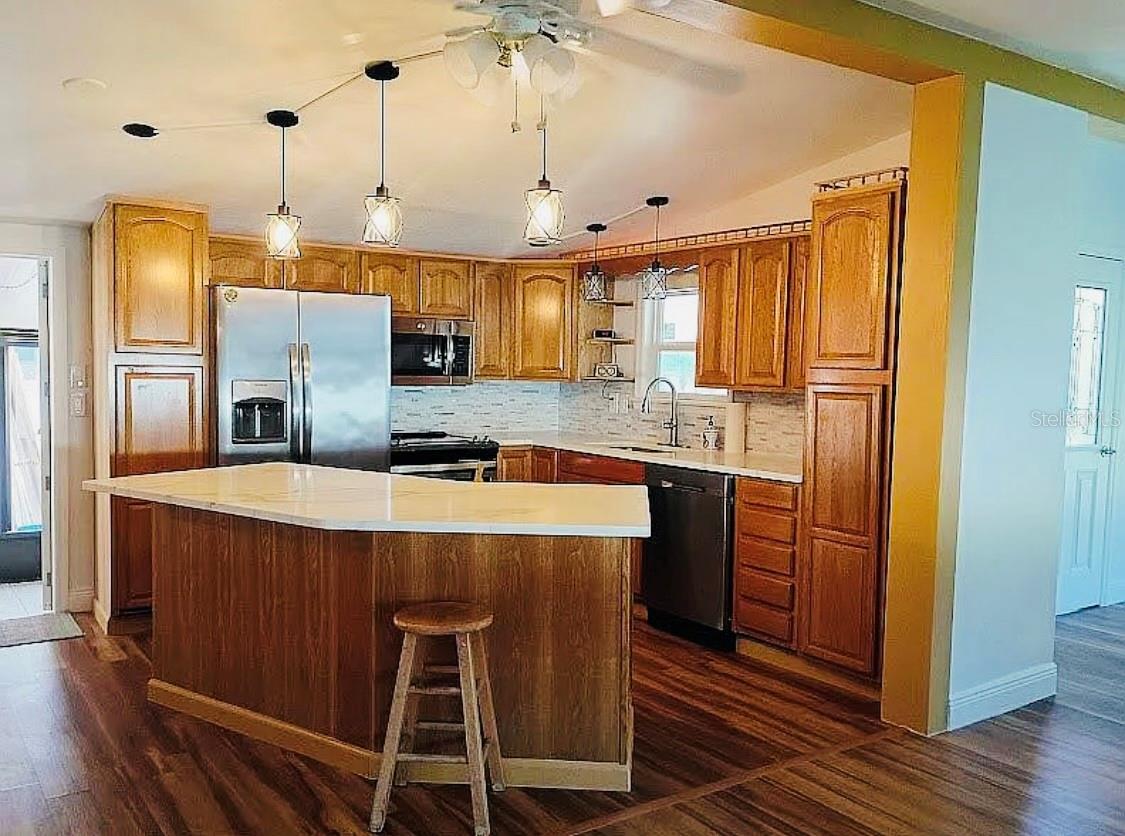 SHELDON WEST MH COMMUNITY - Residential
