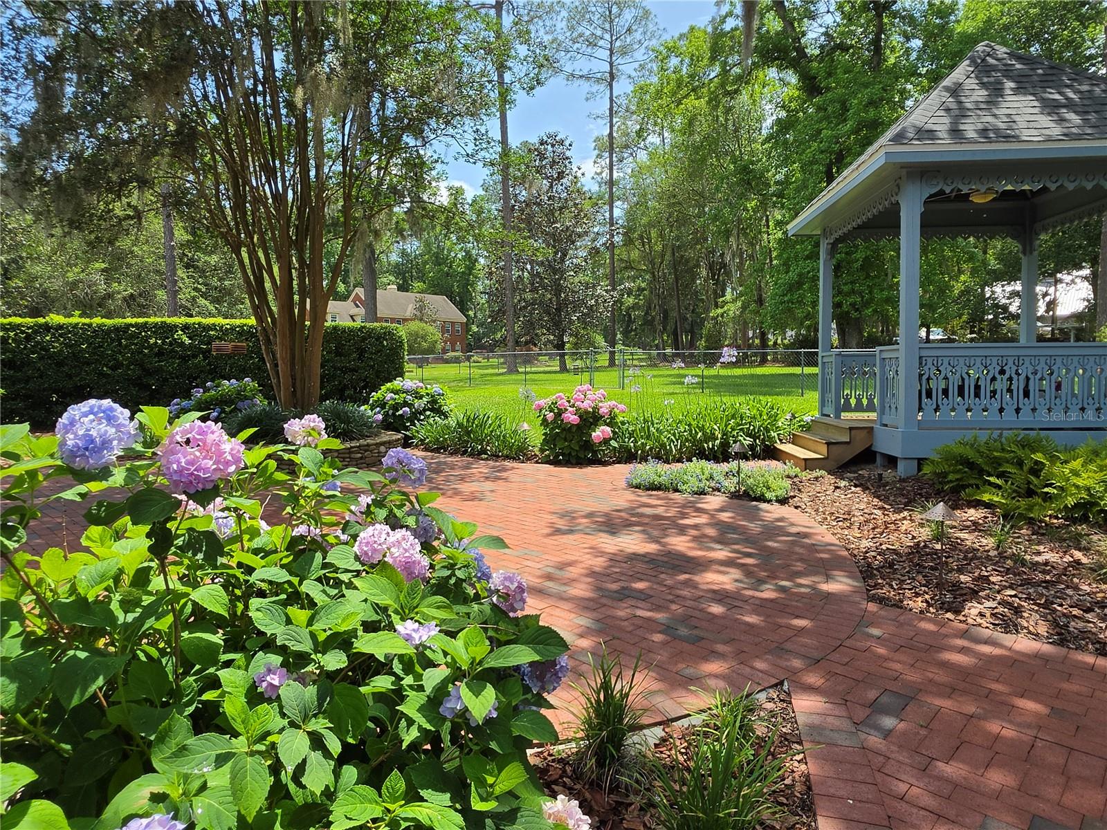 KENWOOD - Residential