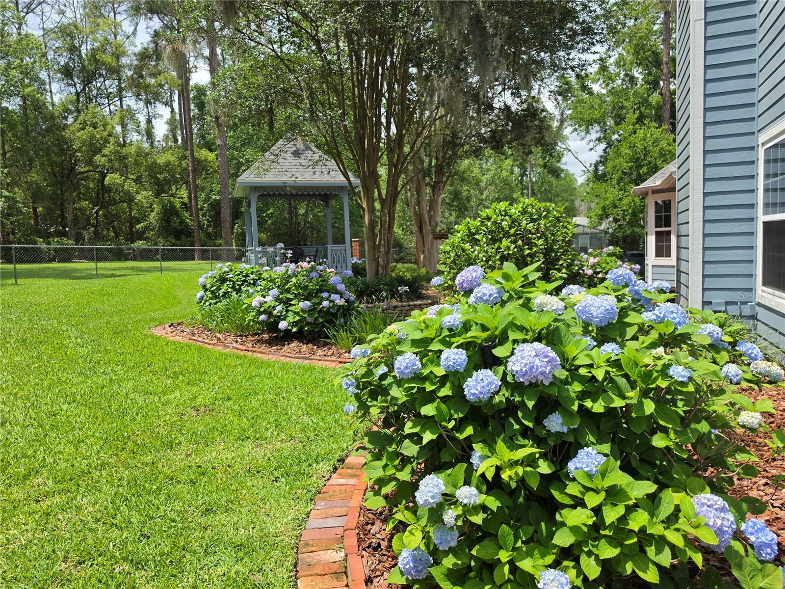 KENWOOD - Residential