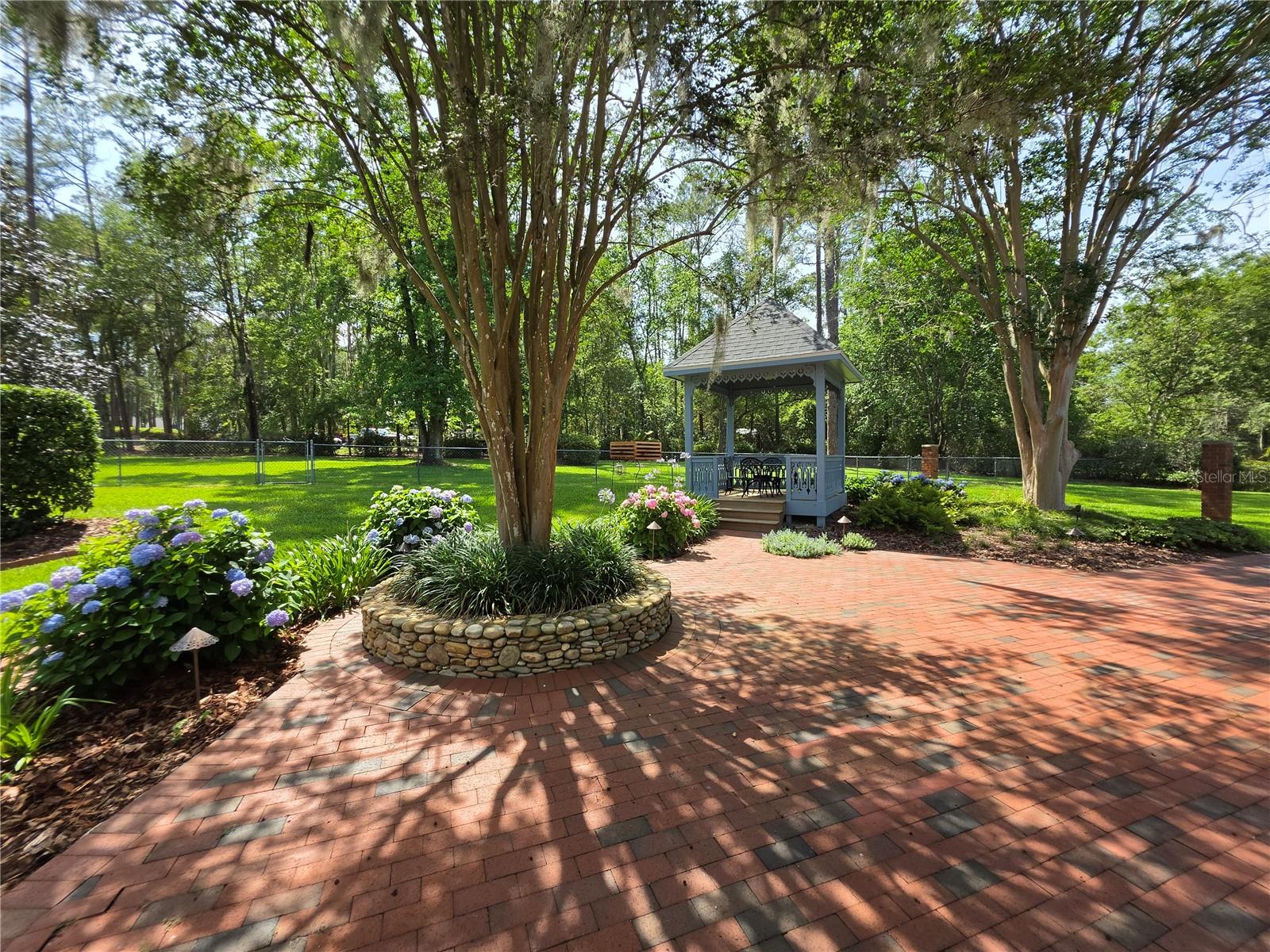 KENWOOD - Residential