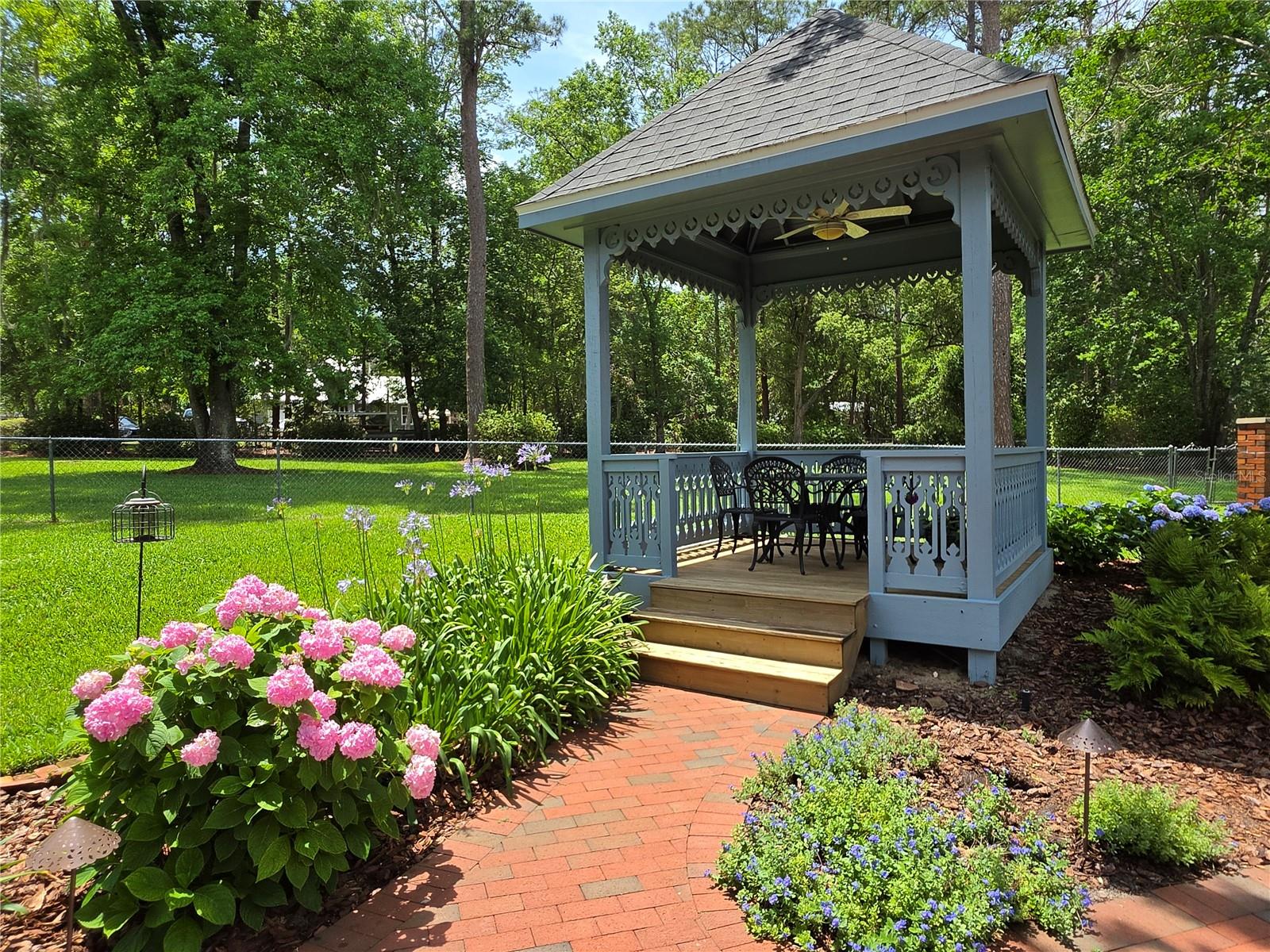 KENWOOD - Residential