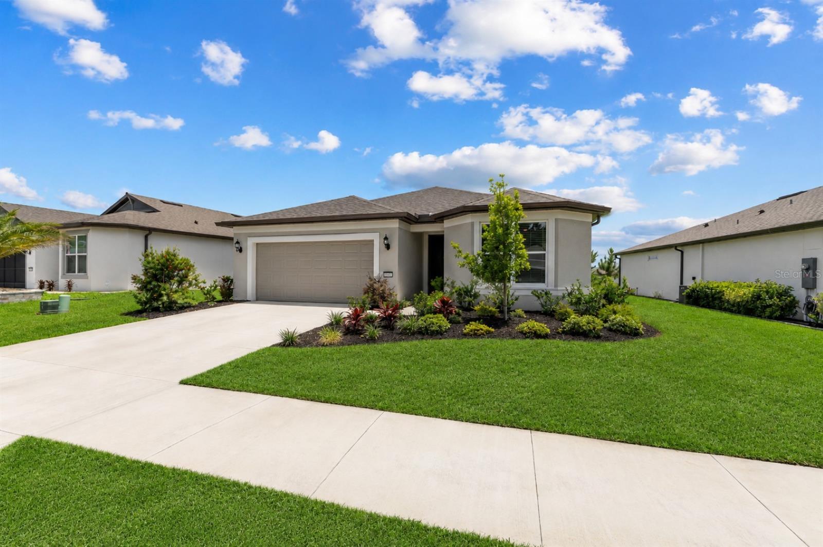 STONE CRK BY DEL WEBB SUNDANCE - Residential