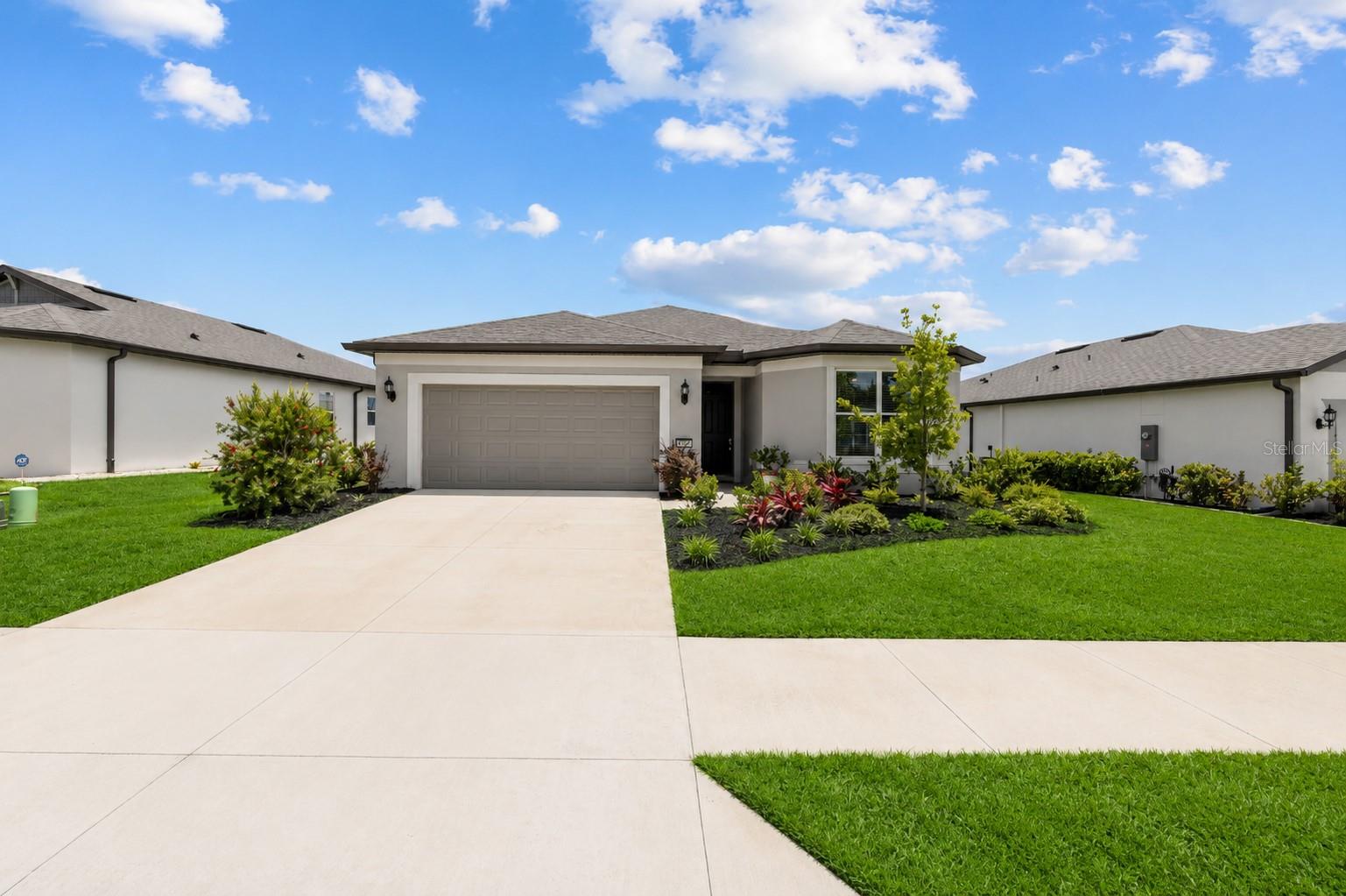 STONE CRK BY DEL WEBB SUNDANCE - Residential