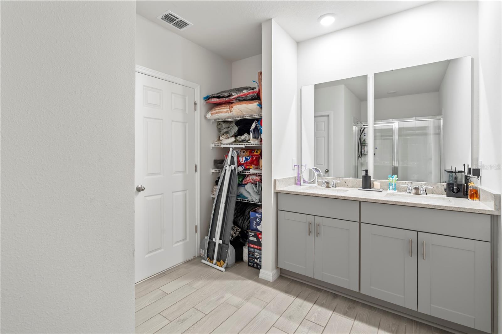 SILVER SPRINGS - Residential