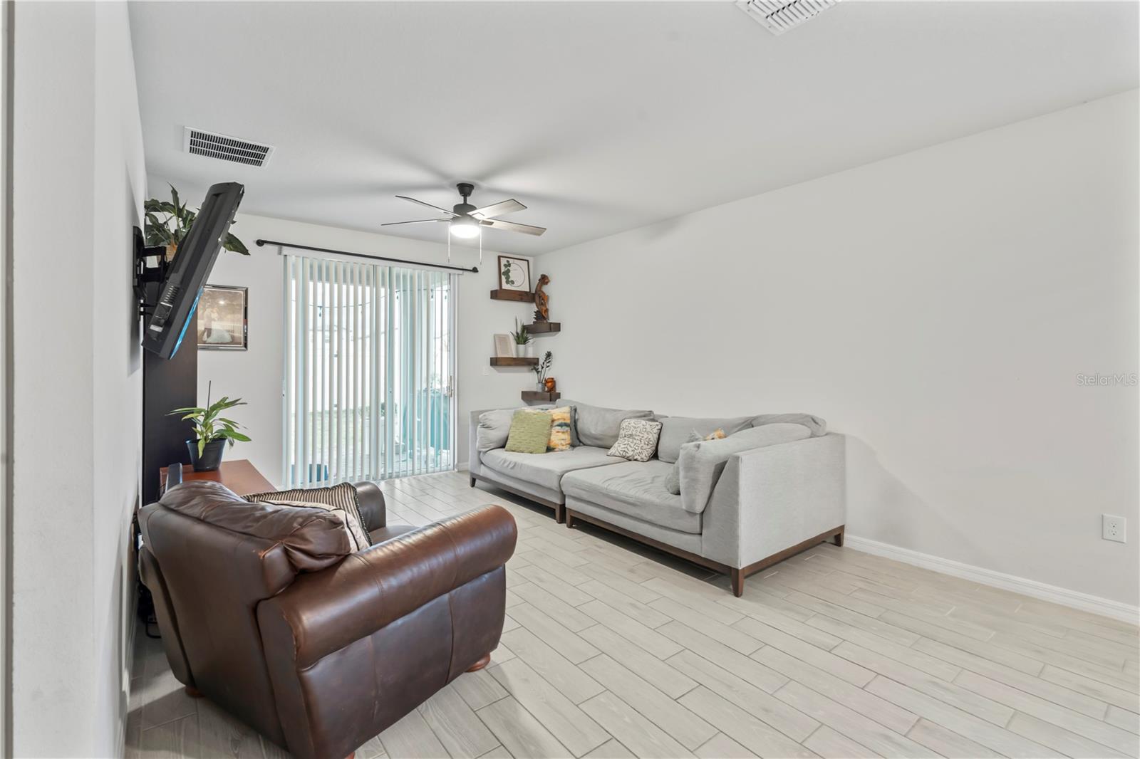 SILVER SPRINGS - Residential