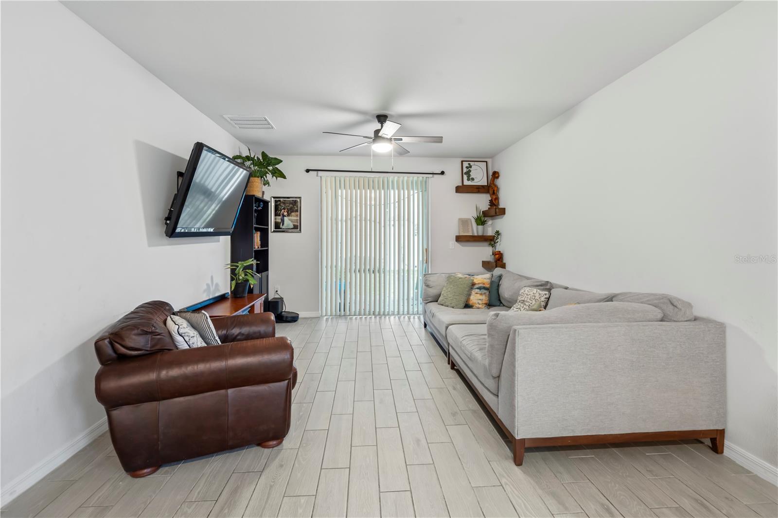 SILVER SPRINGS - Residential