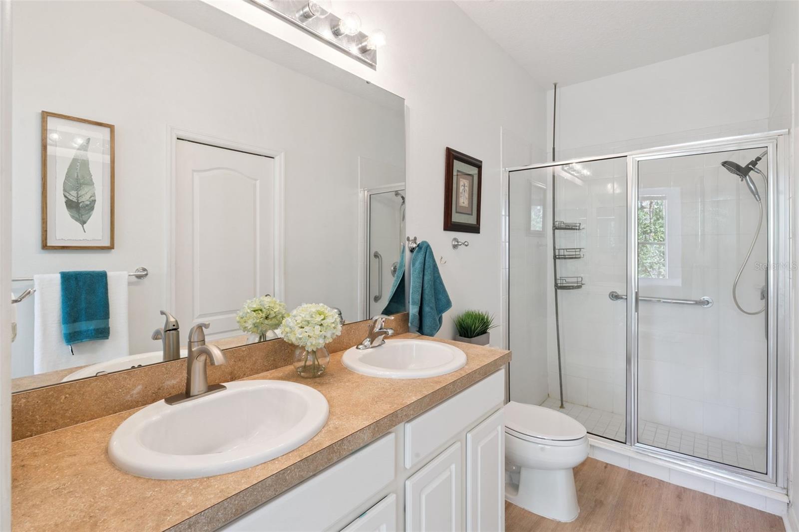OASIS COVE 1 AT LAKESIDE VILLAGE CONDO PH 1 - Residential