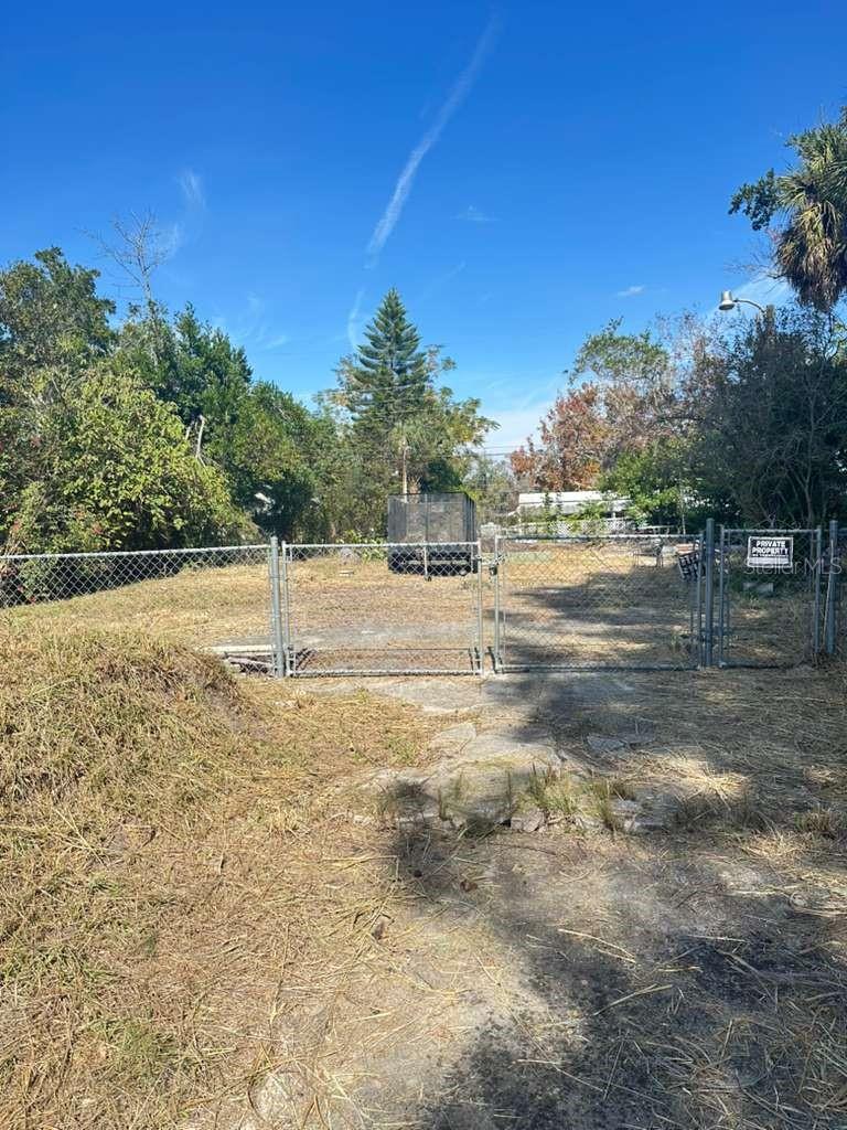 Fantastic vacant land opportunity in New Port Richey, FL! This spacious lot offers flexibility and freedom with NO HOA and NO CDD. 
Enjoy convenient access to nearby shopping centers, restaurants, public transportation and you're less than half a mile from US-19 for easy commuting. Beaches and local attractions are just minutes away.

This is an excellent opportunity to build your dream home or place a manufactured home in a growing area with no restrictions. Don’t miss out!