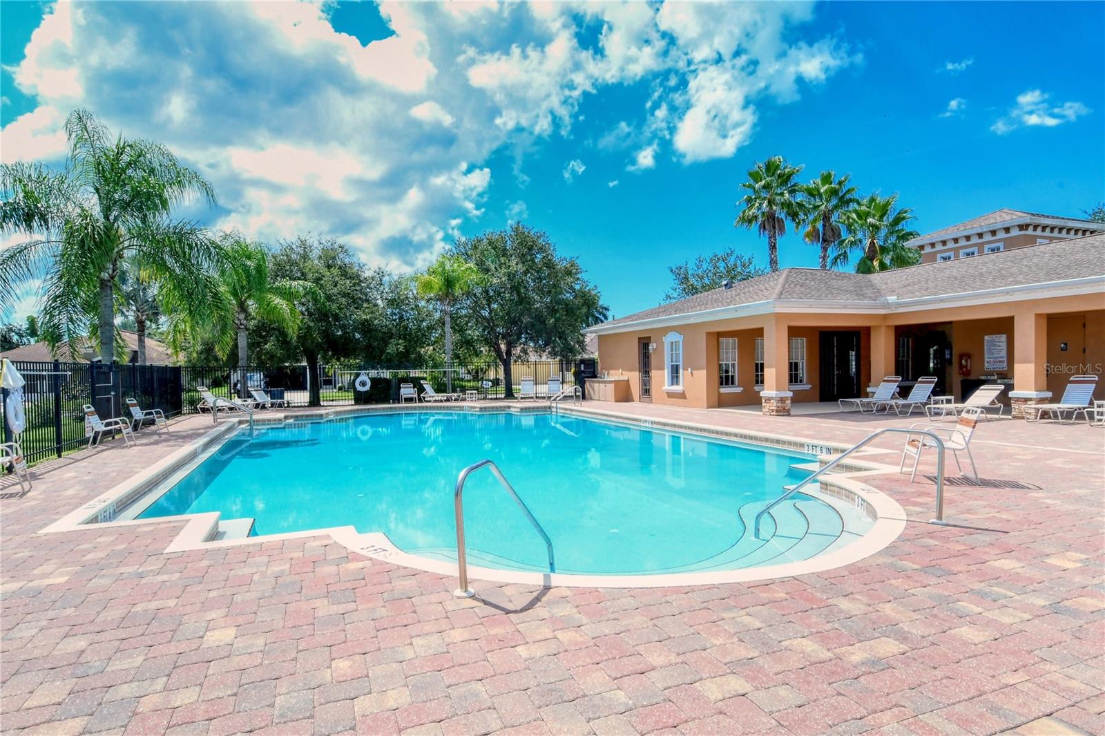 VENTURA VILLAGE - Residential