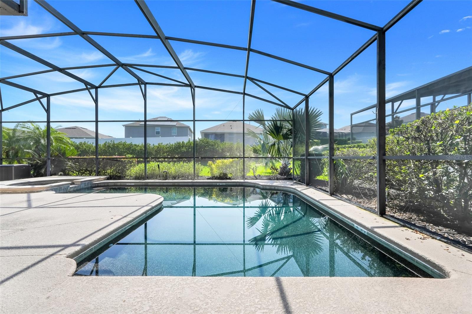 CALABAY PARC - Residential Lease