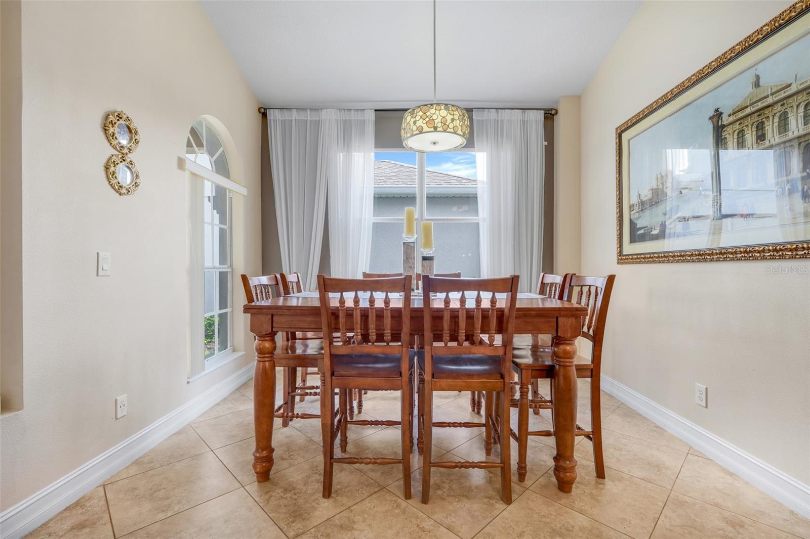 CALABAY PARC - Residential Lease