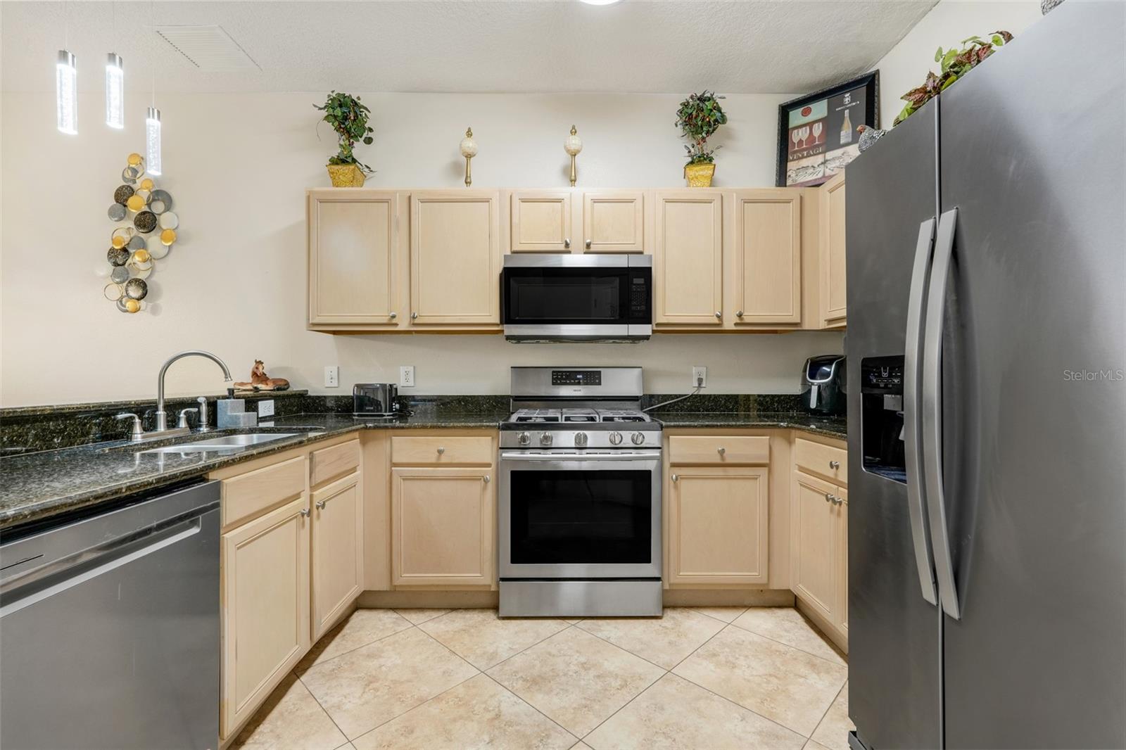 CALABAY PARC - Residential Lease