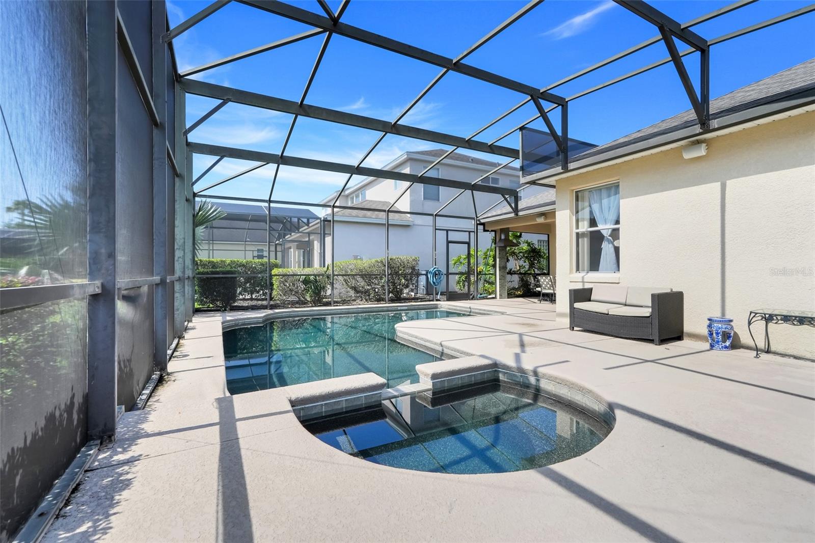 CALABAY PARC - Residential Lease