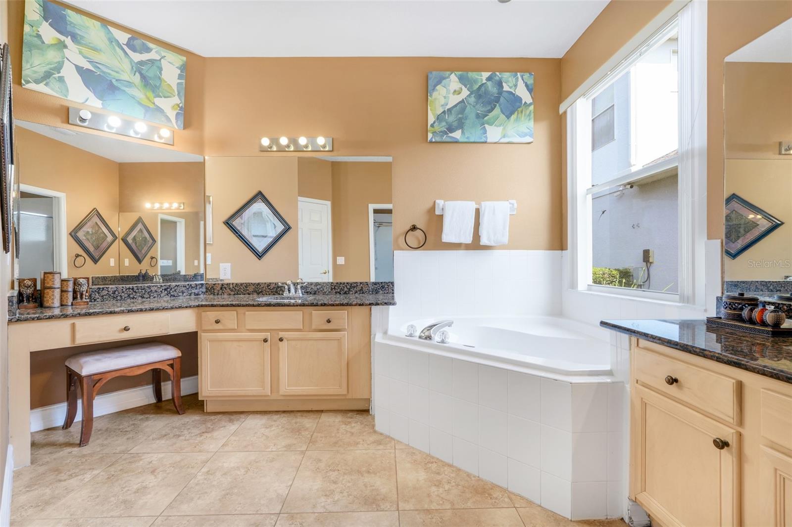CALABAY PARC - Residential Lease