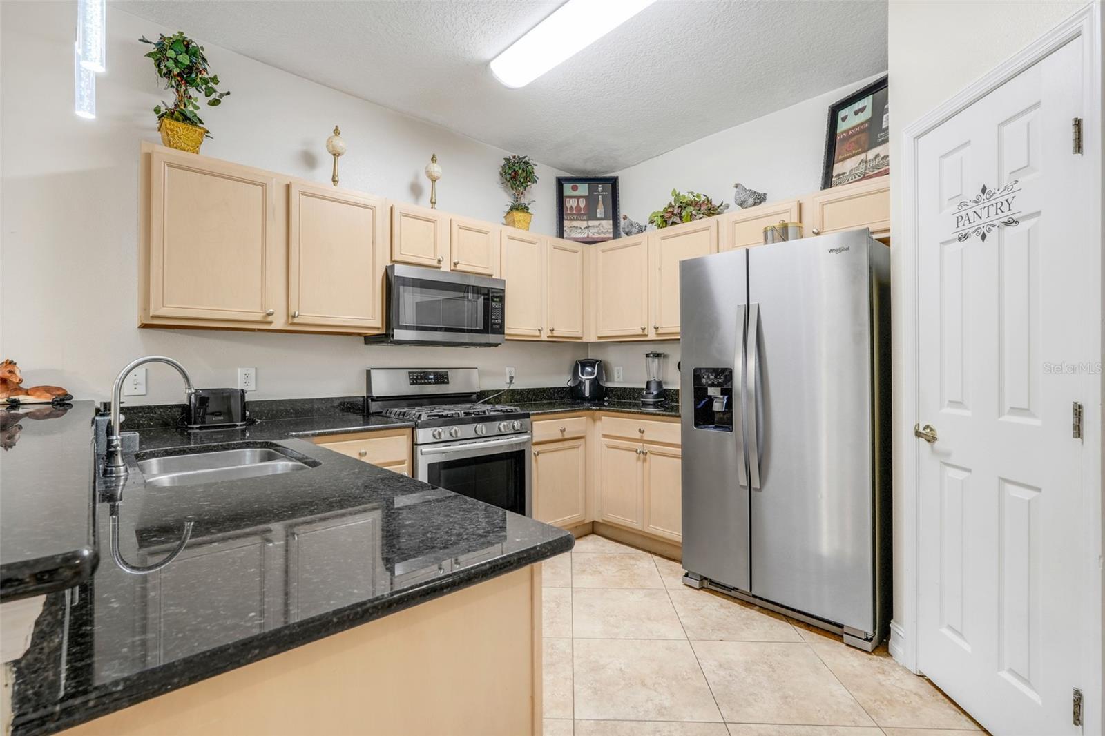 CALABAY PARC - Residential Lease