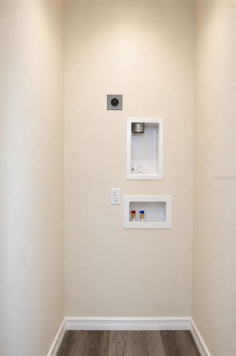 GARDENS/DIANA NORTH BLDG 2 - Residential
