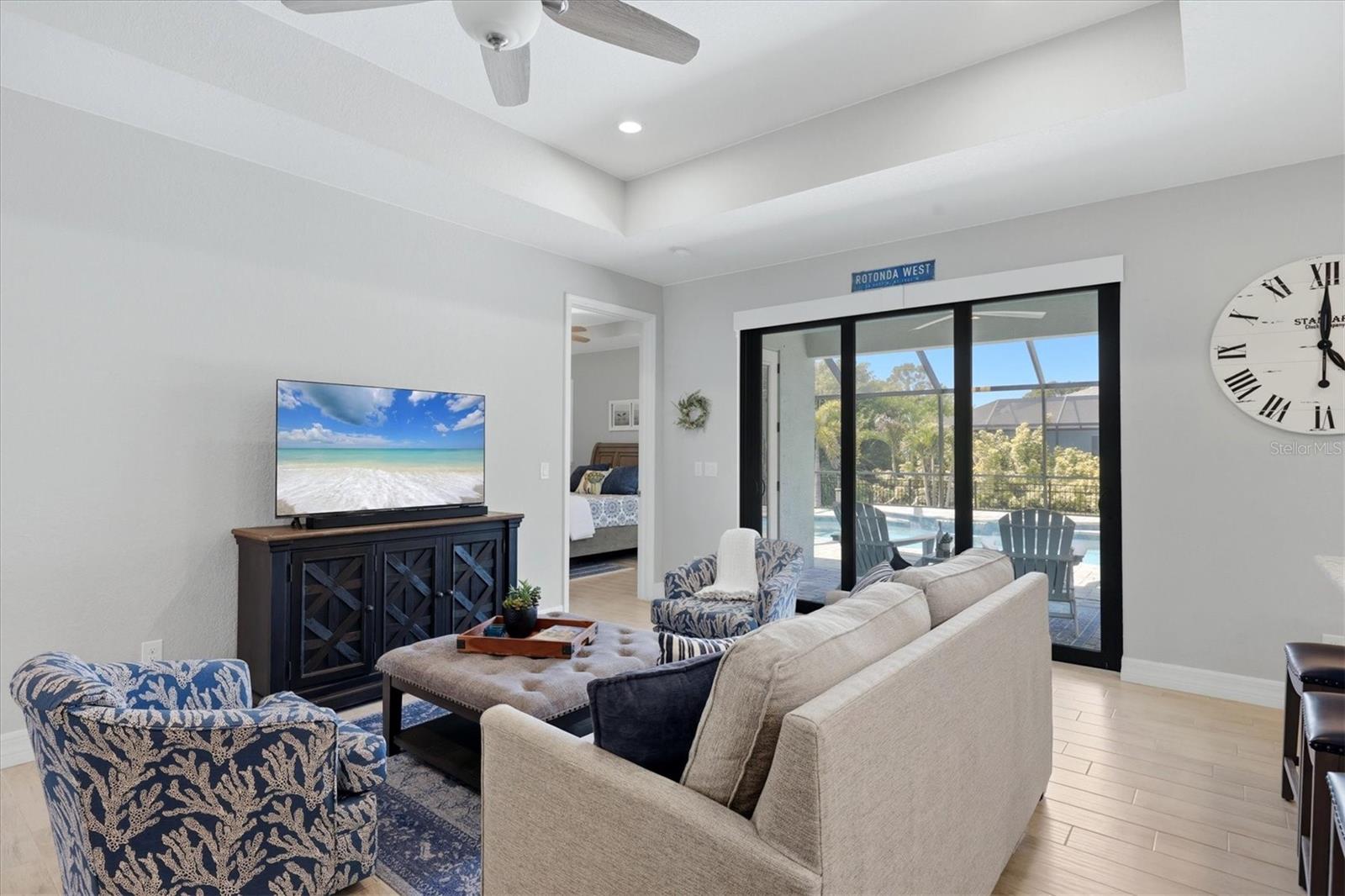 ROTONDA LAKES - Residential