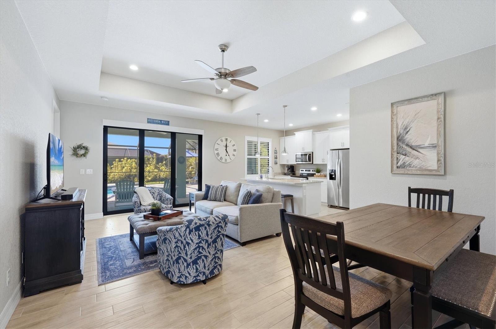 ROTONDA LAKES - Residential