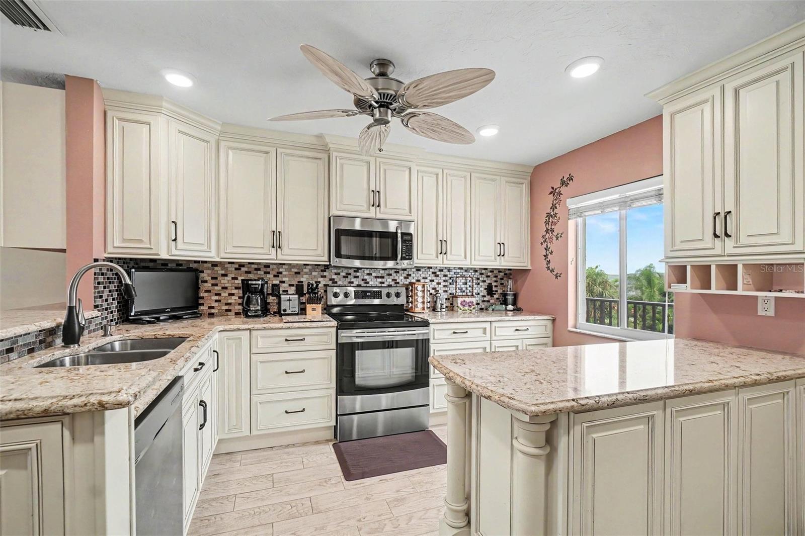 SUNRISE COVE SEC 4 - Residential
