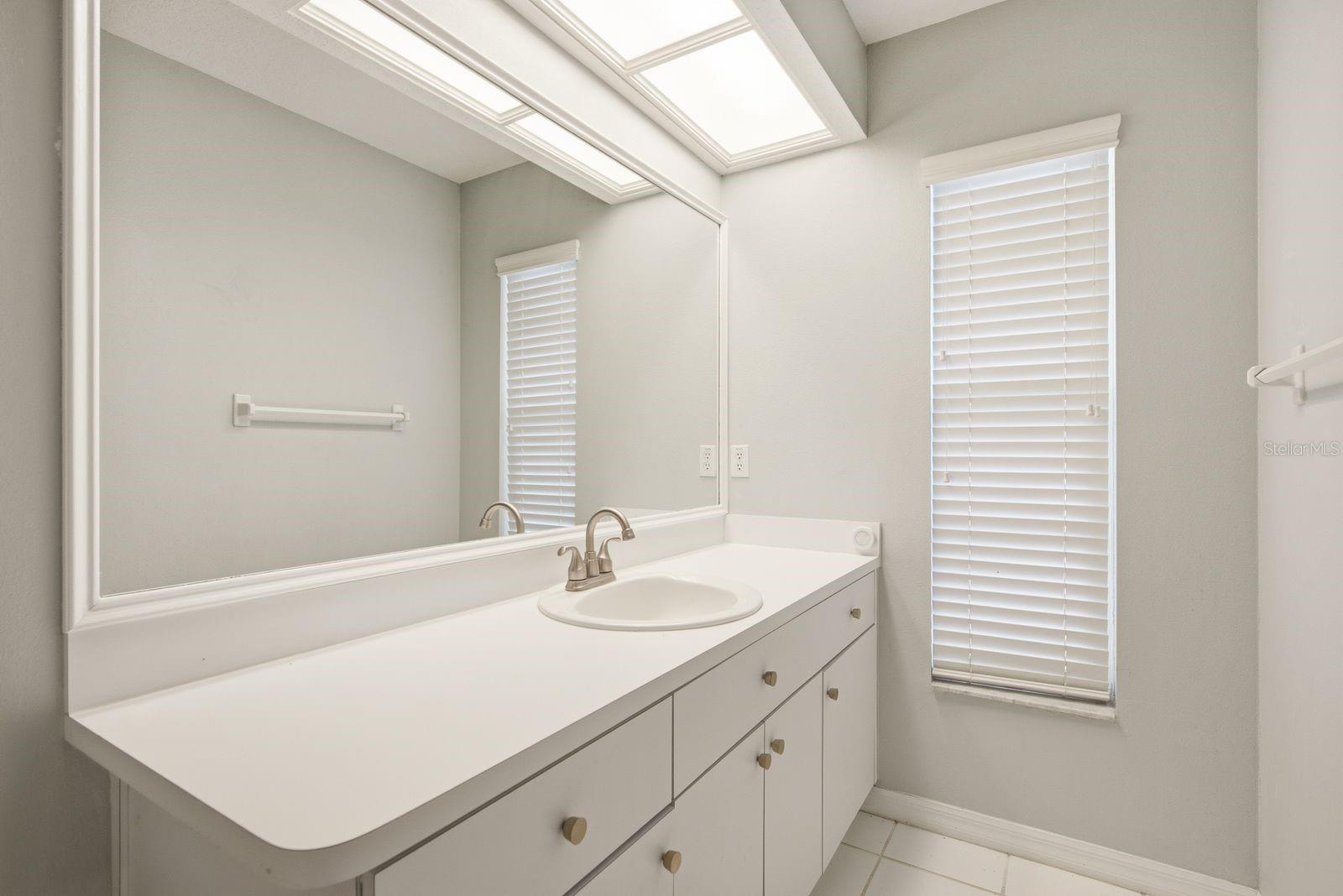 BAYVIEW VILLAS CONDO - Residential Lease