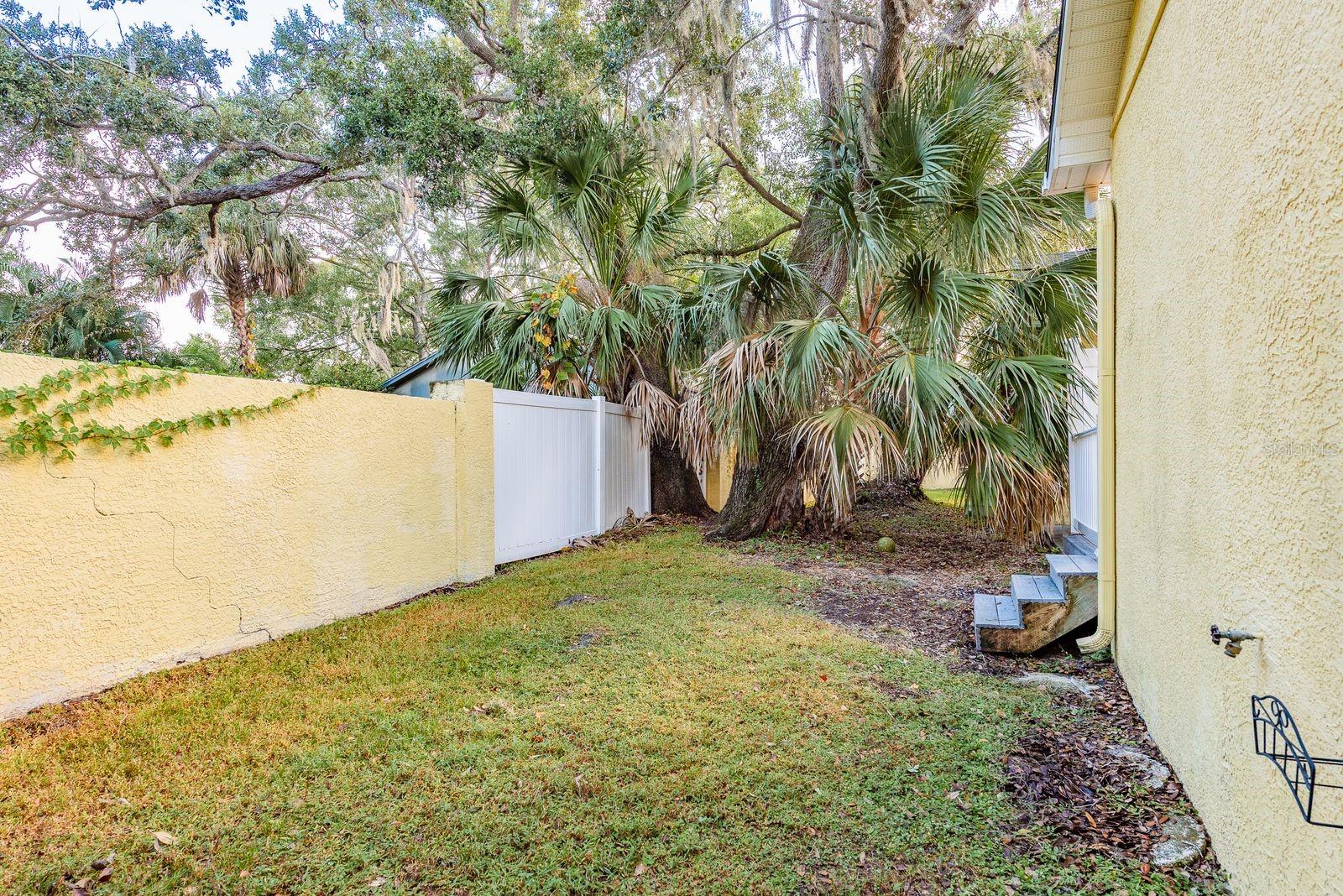 BAYVIEW VILLAS CONDO - Residential Lease