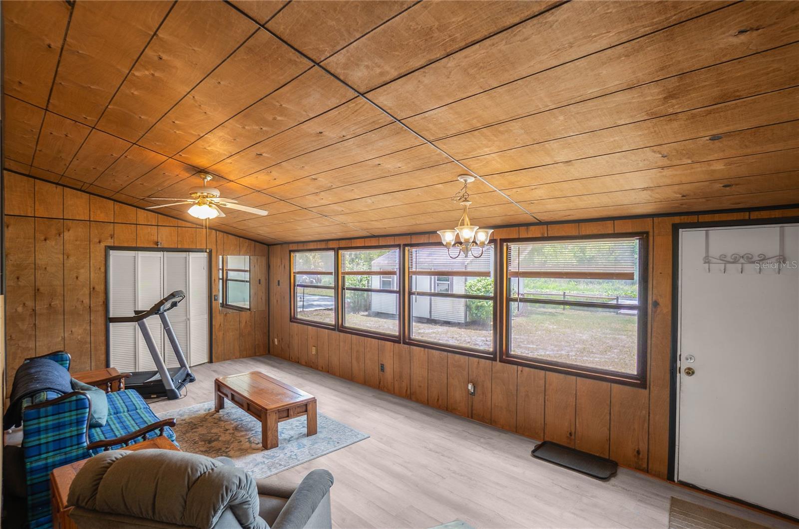 RIVER LAKES MANOR UNIT 01 - Residential