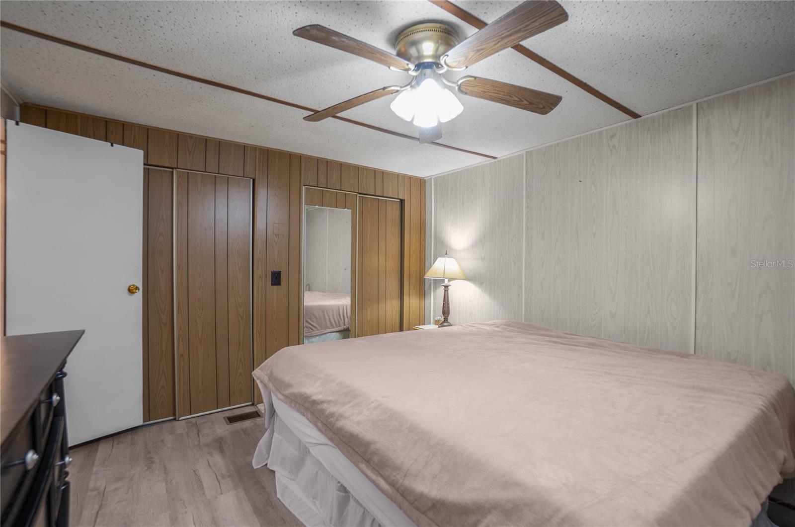 RIVER LAKES MANOR UNIT 01 - Residential