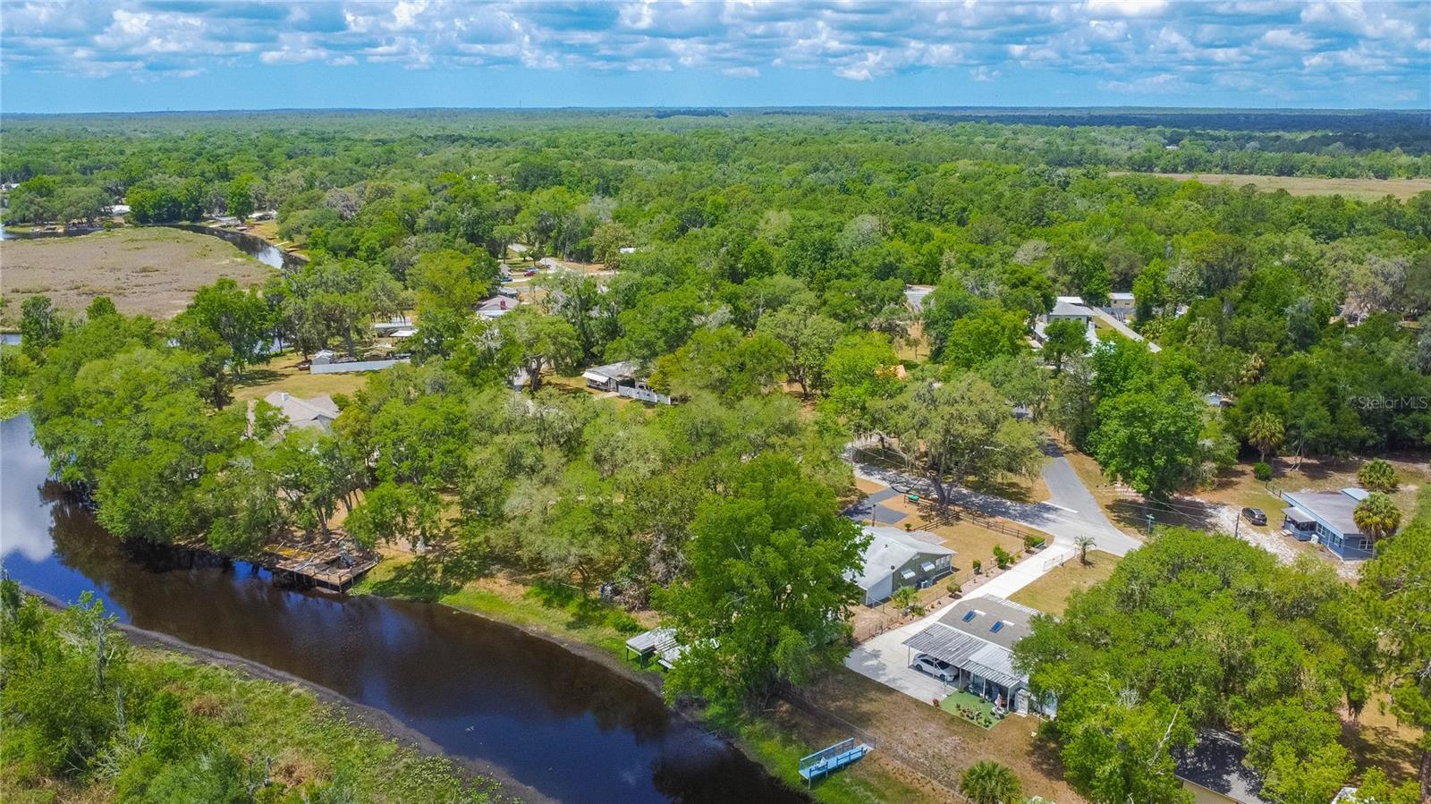 RIVER LAKES MANOR UNIT 01 - Residential