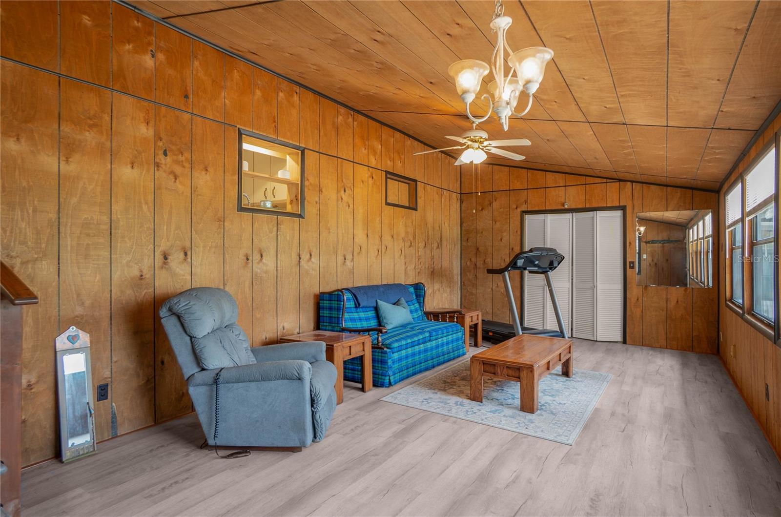 RIVER LAKES MANOR UNIT 01 - Residential