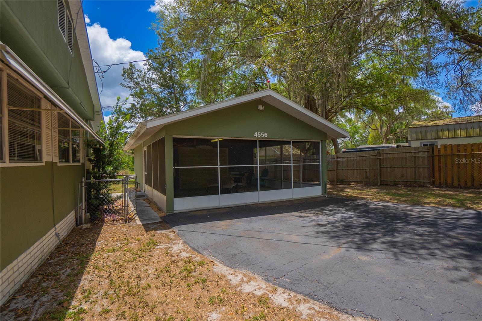 RIVER LAKES MANOR UNIT 01 - Residential