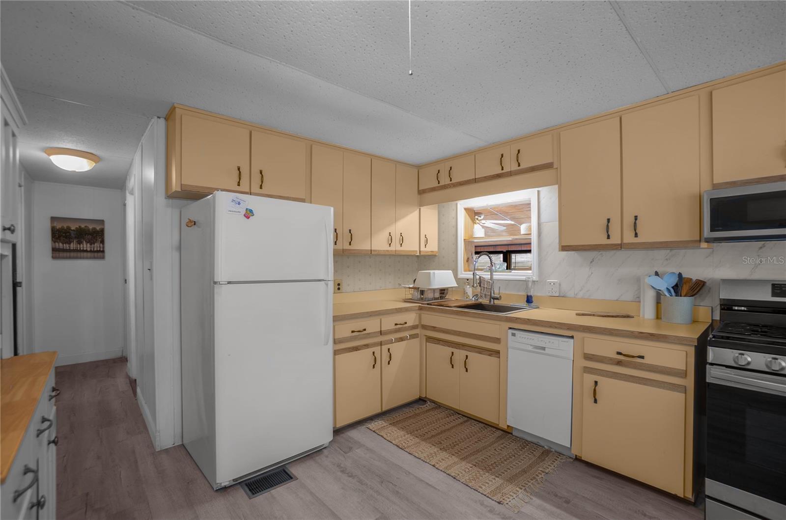 RIVER LAKES MANOR UNIT 01 - Residential