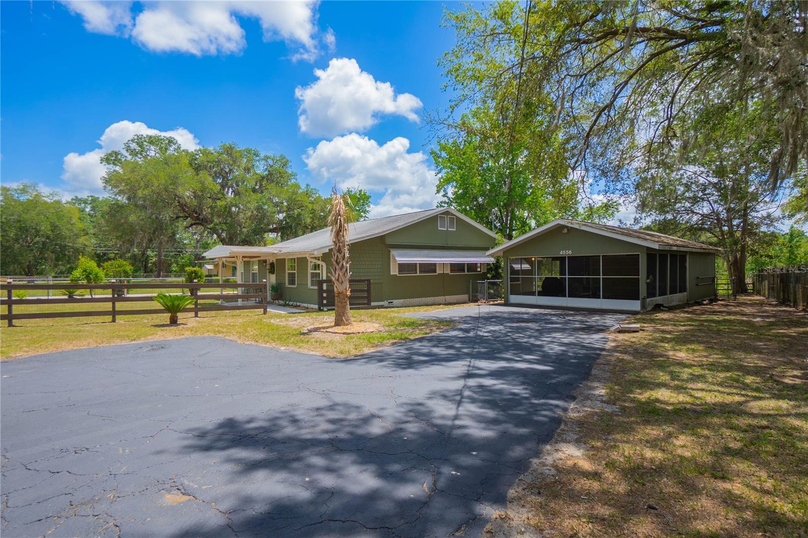 RIVER LAKES MANOR UNIT 01 - Residential