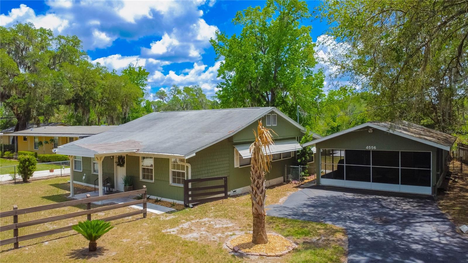 RIVER LAKES MANOR UNIT 01 - Residential