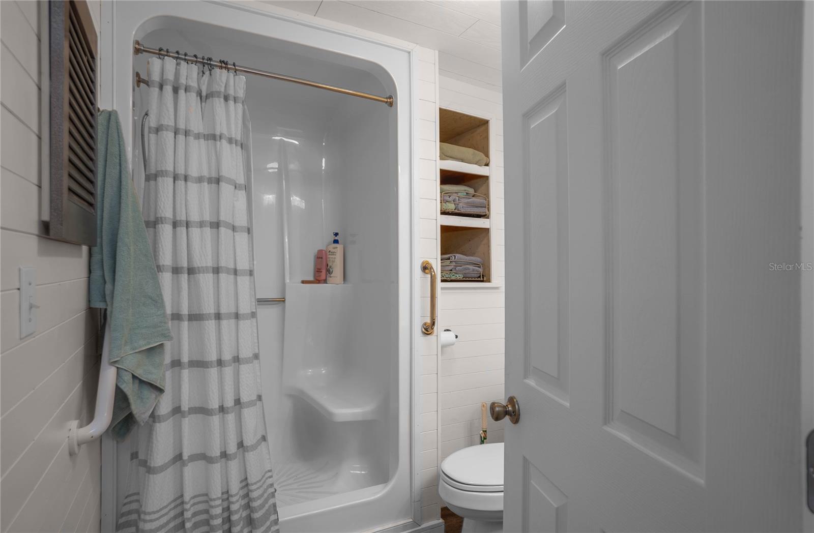 RIVER LAKES MANOR UNIT 01 - Residential