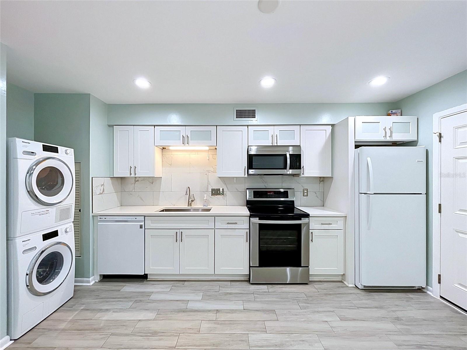 TAMPA VILLAS SOUTH UNIT 1 - Residential
