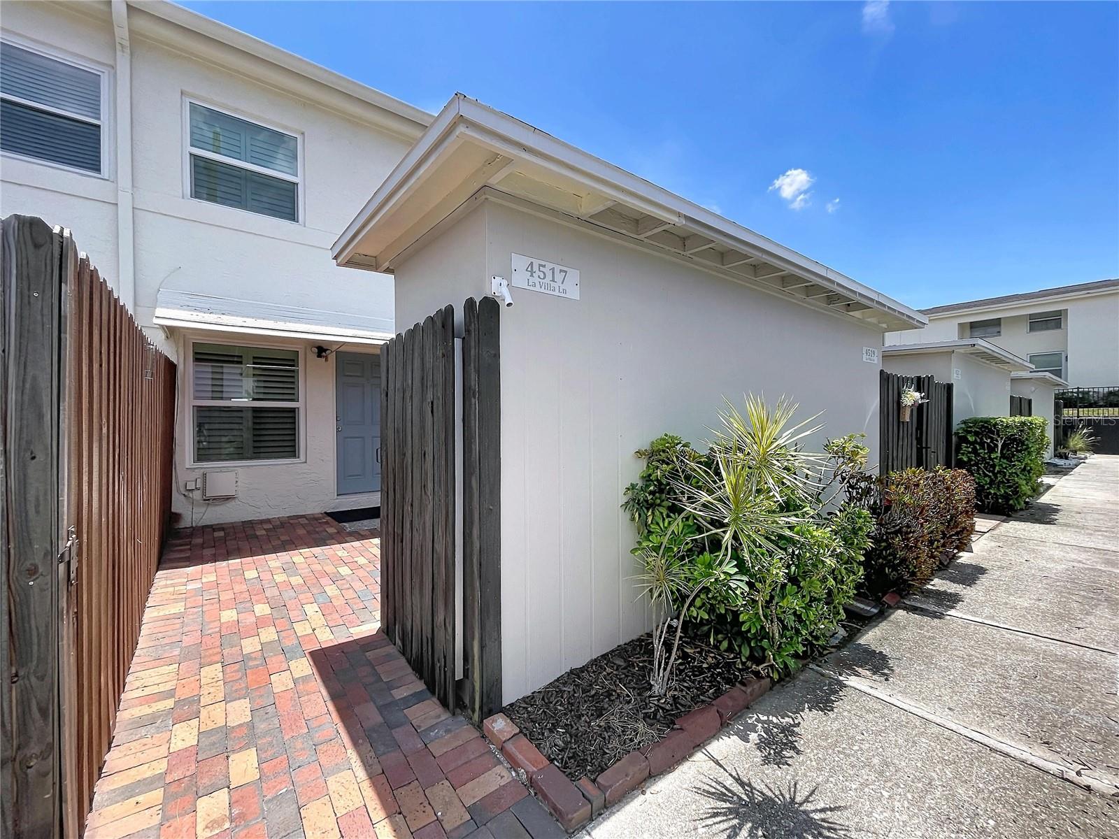 TAMPA VILLAS SOUTH UNIT 1 - Residential