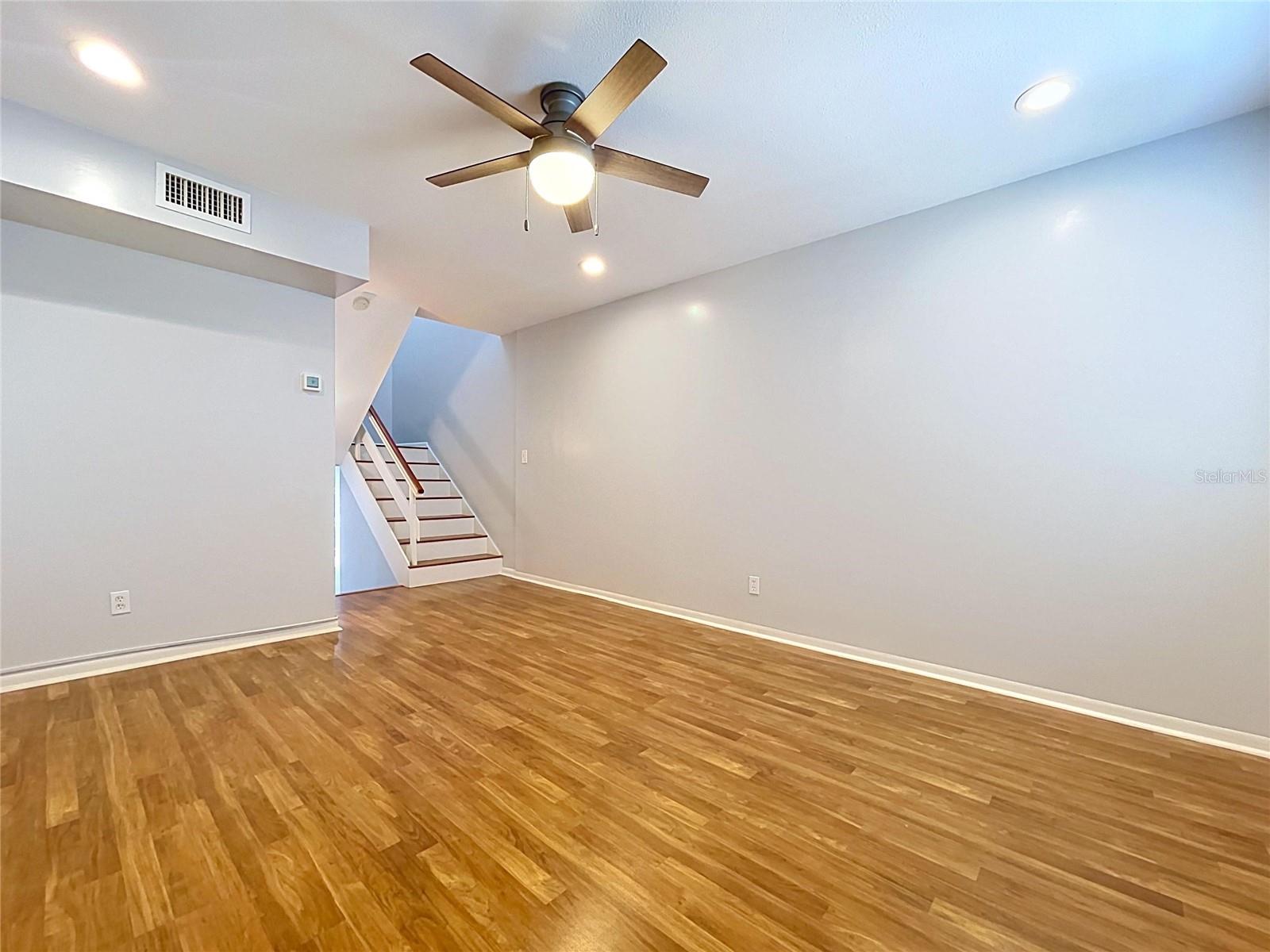 TAMPA VILLAS SOUTH UNIT 1 - Residential